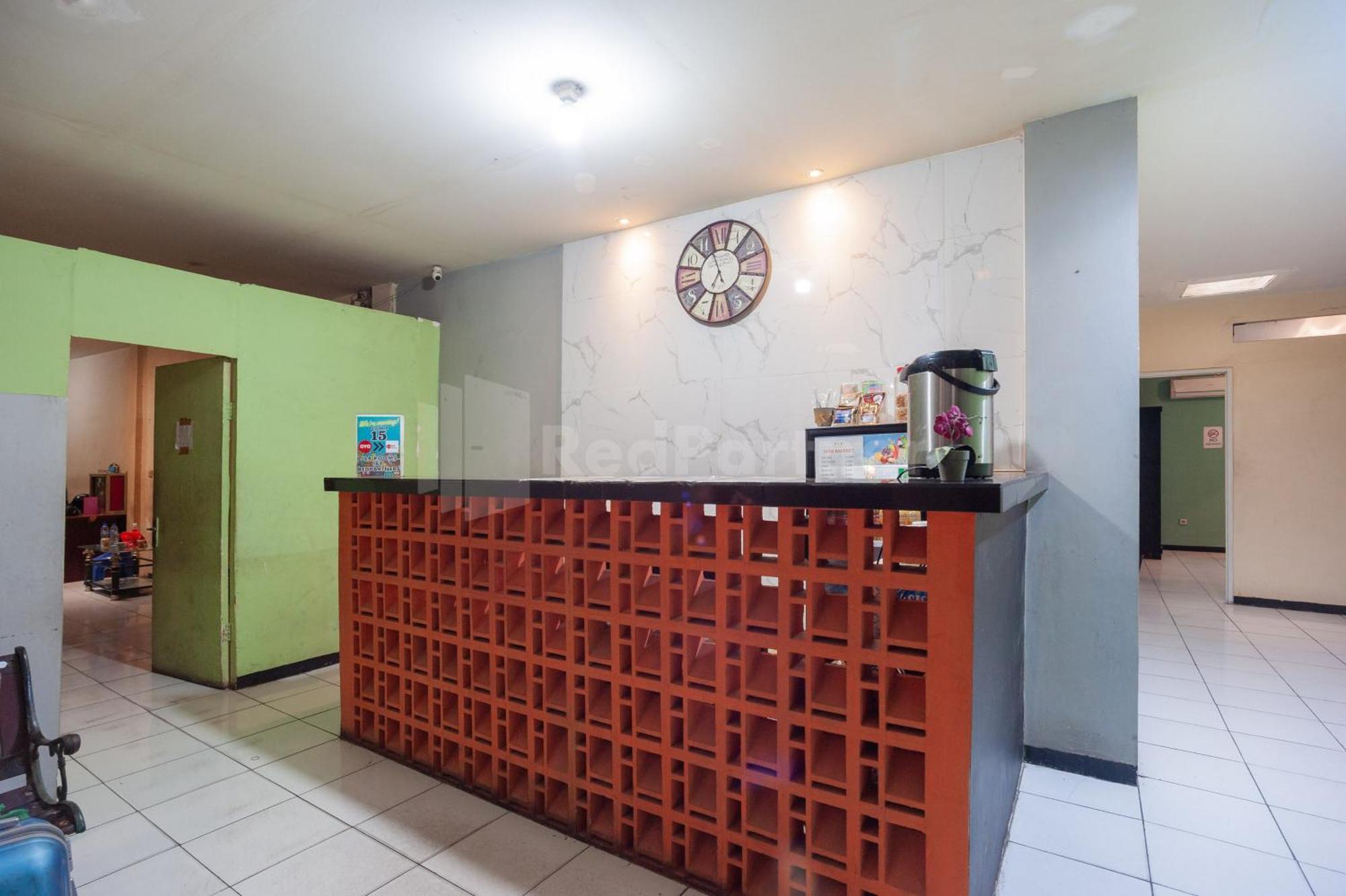 J&B Rooms Pramuka Jakarta Mitra Reddoorz מראה חיצוני תמונה